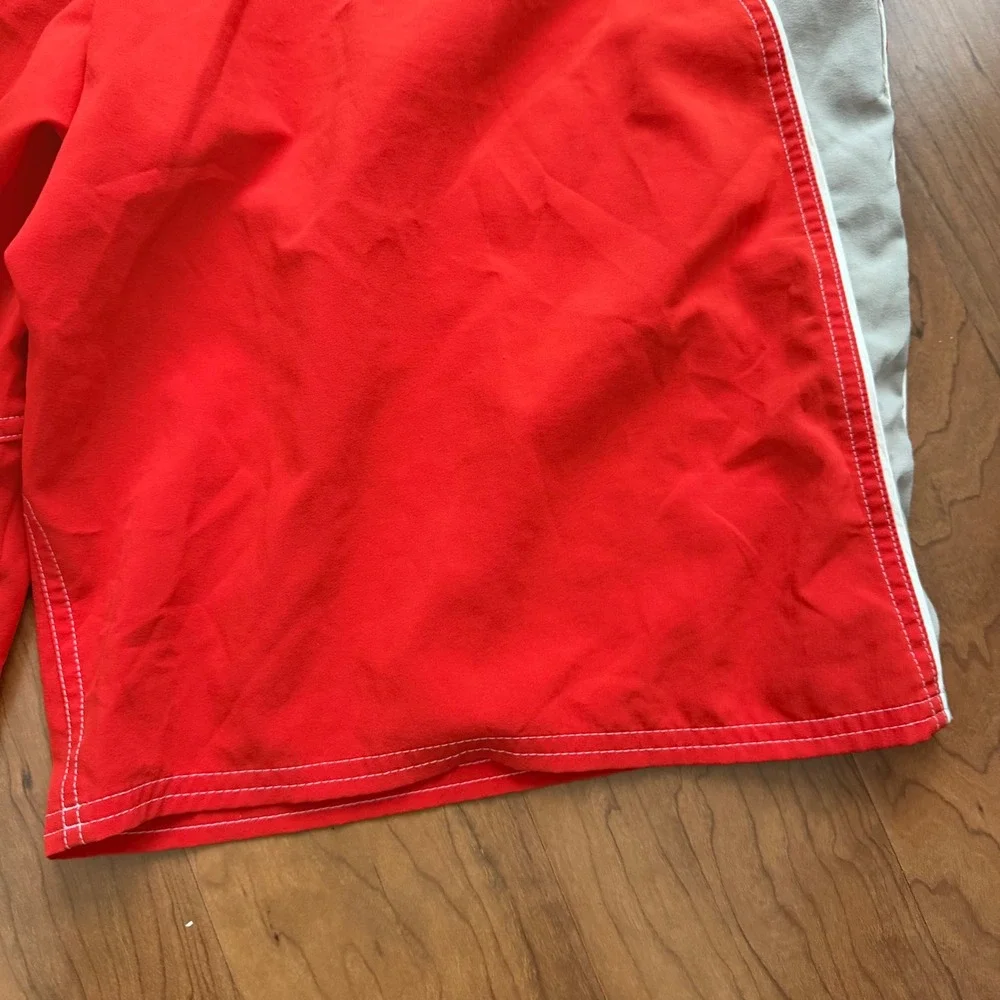 The North Face Apex Mens Red Board Shorts Swim Trunks Size Large Zipper Pocket